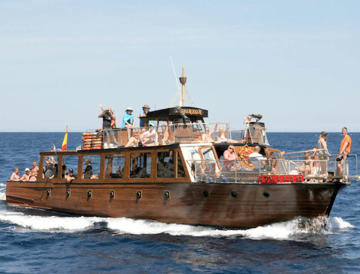 Robinson Pirate Boat